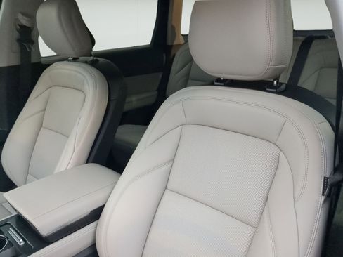 New 2026 Lincoln Nautilus Premier AWD/4WD image 10