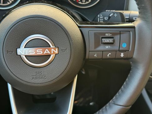Used 2023 Nissan Rogue SV w/ SV Premium B Package FWD image 21
