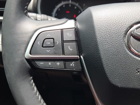 Certified 2024 Toyota Highlander XLE FWD image 29