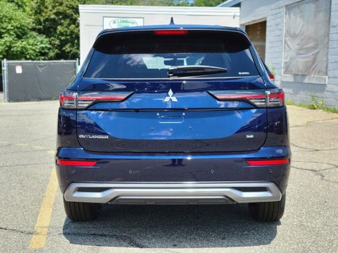 New 2025 Mitsubishi Outlander SE image 4