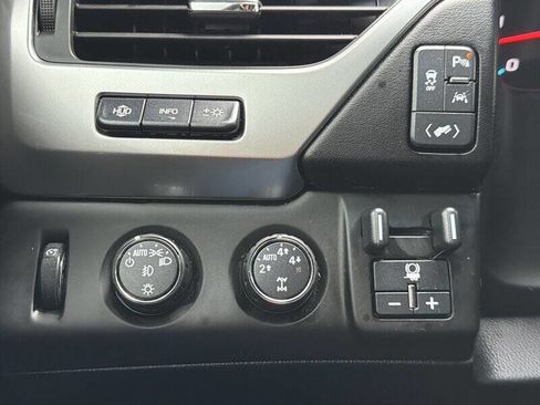 Used 2016 Chevrolet Tahoe LTZ image 32