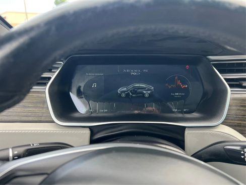 Used 2015 Tesla Model S 70D image 19