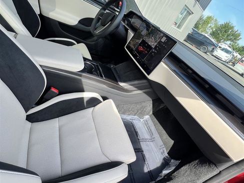 Used 2026 Tesla Model S Plaid image 16