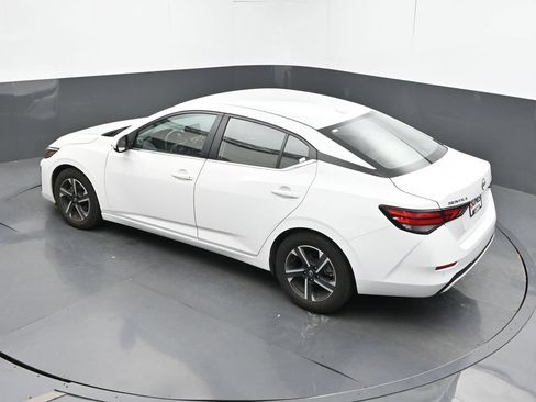 Used 2024 Nissan Sentra SV FWD image 29