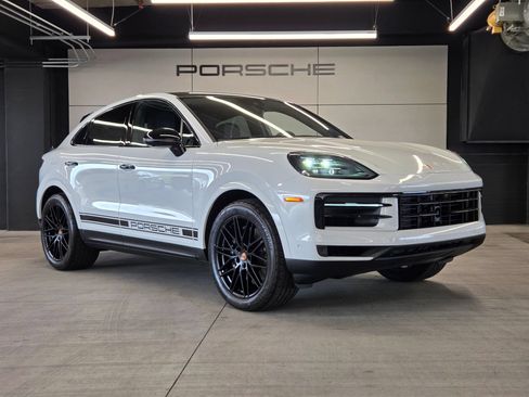 Certified 2026 Porsche Cayenne Coupe w/ Premium Package Plus AWD/4WD image 30