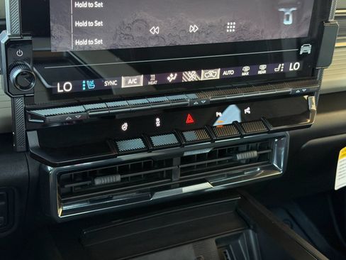 New 2026 GMC Hummer EV 4x4 Crew Cab image 19