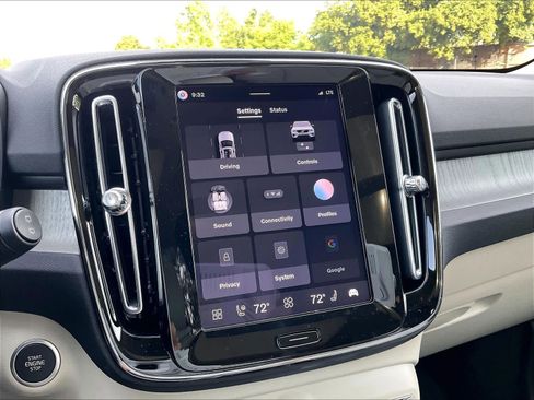 New 2026 Volvo XC40 B5 Plus w/ Protection Package Premier image 22