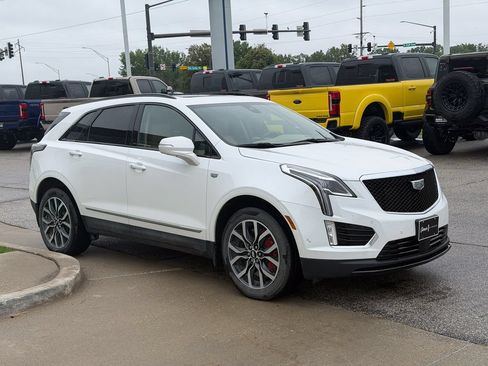 Used 2024 Cadillac XT5 Sportv w/ Platinum Package AWD/4WD image 7