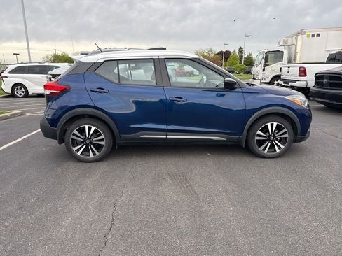 Used 2020 Nissan Kicks SR w/ SR Premium Package FWD image 6