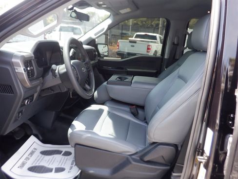 Used 2024 Ford F150 XL RWD image 12