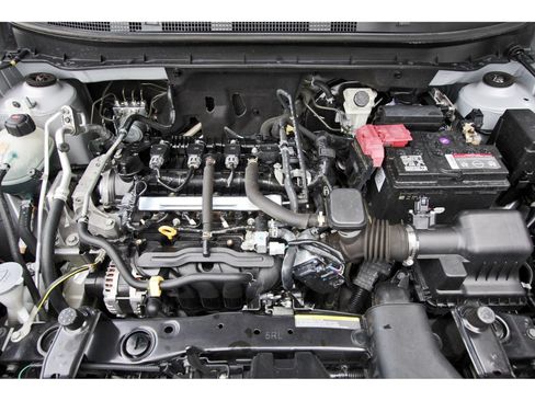 Used 2018 Nissan Kicks SV FWD image 30