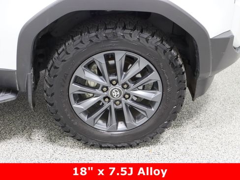 Used 2024 Toyota Land Cruiser image 5