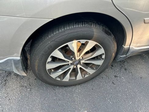 Used 2017 Subaru Outback 2.5i Limited AWD/4WD image 15