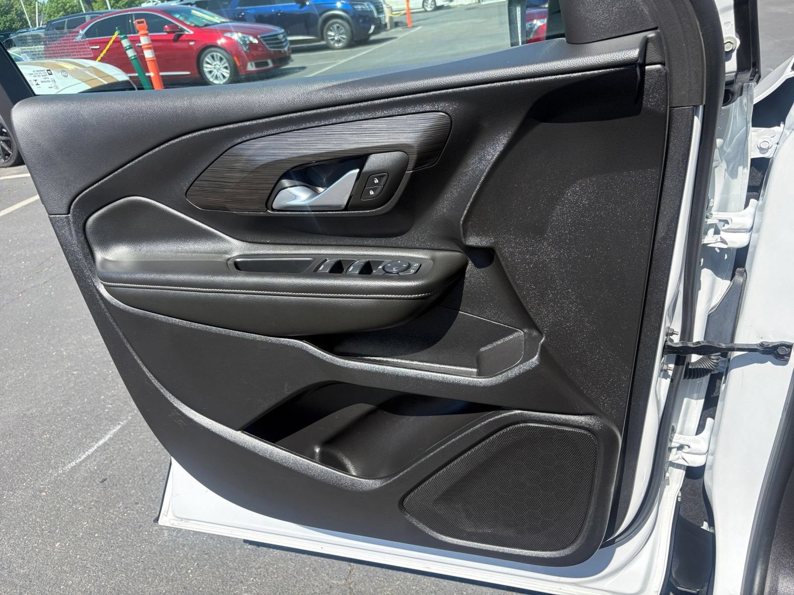 Used 2024 GMC Terrain SLE FWD image 18