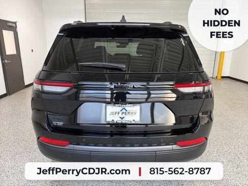 New 2026 Jeep Grand Cherokee Altitude AWD/4WD image 4