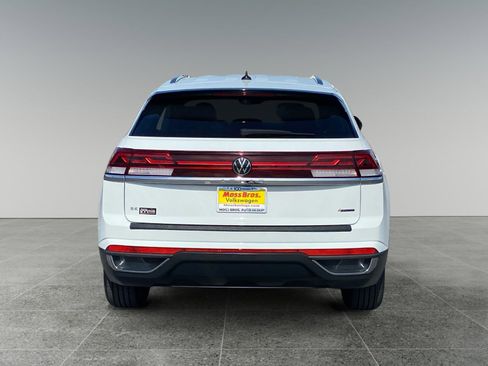 Used 2024 Volkswagen Atlas Cross Sport SE image 4
