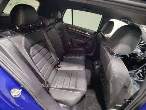 Used 2019 Volkswagen Golf R 4-Door image 16