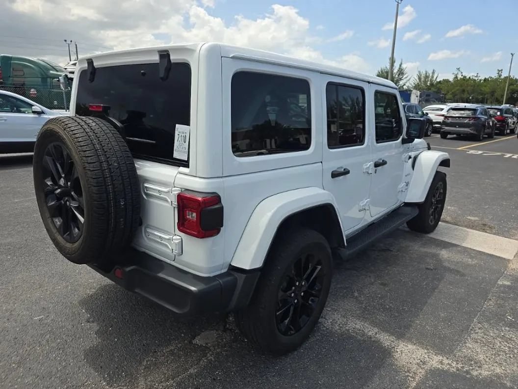 Used 2021 Jeep Wrangler Unlimited Sahara AWD/4WD image 34