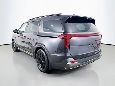 Used 2025 Kia Carnival SX Prestige image 5
