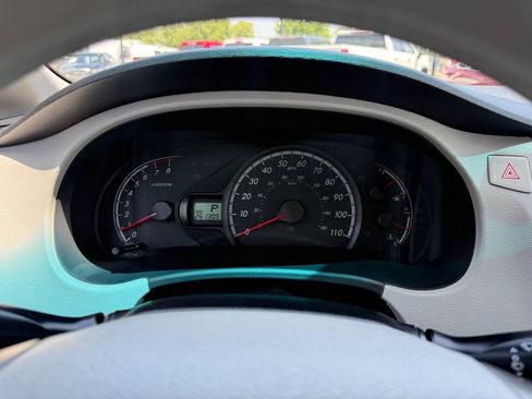 Used 2011 Toyota Sienna LE w/ Towing Pkg FWD image 13