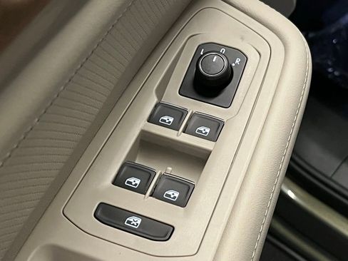 New 2026 Volkswagen Atlas SE image 18