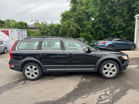 Used 2010 Volvo XC70 T6 AWD/4WD image 8