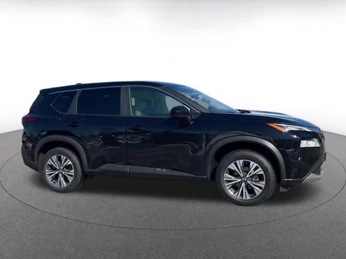 Used 2023 Nissan Rogue SV image 16