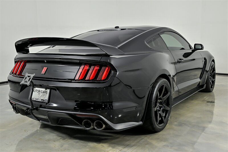 Used 2019 Ford Mustang Shelby GT350R w/ GT350R Equipment Group 920A RWD image 9