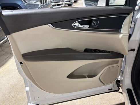 Used 2017 Lincoln MKX Select w/ Select Plus Package image 10