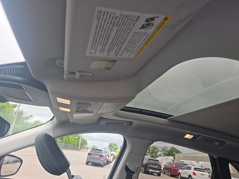 Used 2022 Ford Escape SEL w/ Technology Package FWD image 3