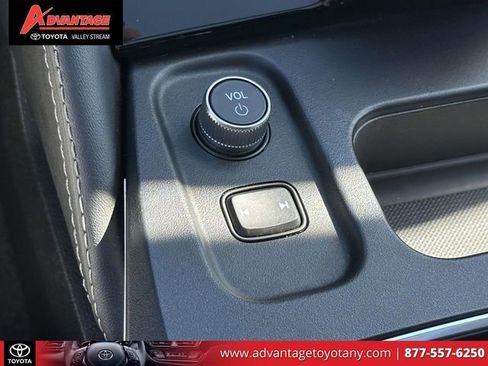Used 2025 Acura MDX SH-AWD w/ Advance Package image 39