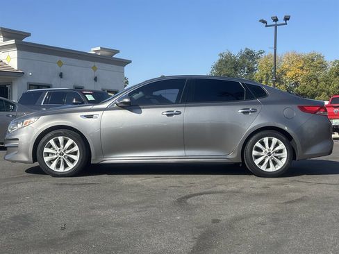 Used 2018 Kia Optima EX image 5