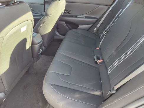 New 2025 Hyundai Elantra SEL FWD image 30