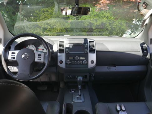 Used 2020 Nissan Frontier PRO-4X w/ Pro-4x Utility Package AWD/4WD image 9