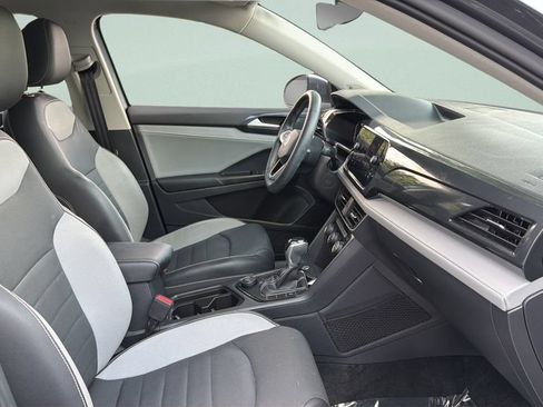 Used 2022 Volkswagen Taos SEL w/ Panoramic Sunroof Package AWD/4WD image 32