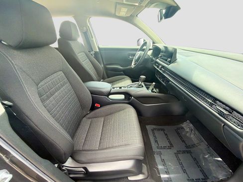 Certified 2023 Honda HR-V LX image 30