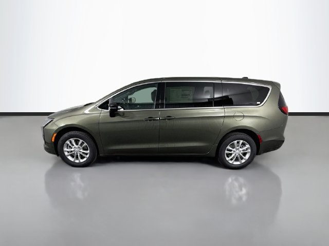 New 2027 Chrysler Pacifica Select AWD/4WD image 5