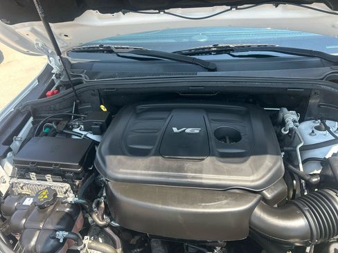 Used 2019 Jeep Grand Cherokee Overland AWD/4WD image 18