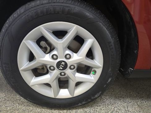 Used 2020 Kia Soul S image 25