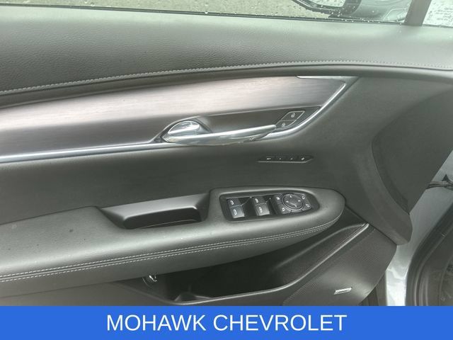 Certified 2025 Cadillac XT6 Luxury FWD image 24