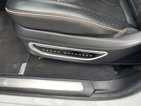 Used 2022 Jeep Grand Wagoneer Series III w/ Flexible Seating Group AWD/4WD image 12
