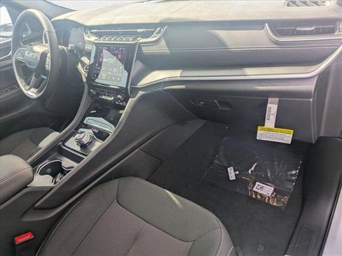 New 2025 Jeep Grand Cherokee L Laredo w/ Luxury Tech Group I image 19