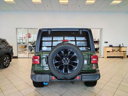 Used 2023 Jeep Wrangler Unlimited Sahara w/ Cold Weather Group image 4