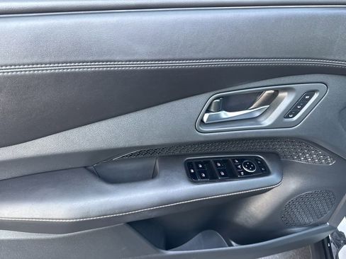 Used 2023 Nissan Ariya AWD image 14