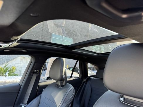 Used 2025 Mercedes-Benz GLC 300 4MATIC image 22