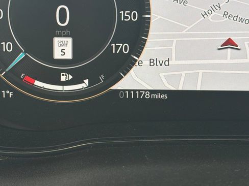 Used 2024 Jaguar E-PACE R-Dynamic SE AWD/4WD image 33