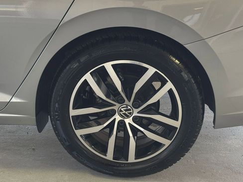 Used 2025 Volkswagen Jetta SE image 30