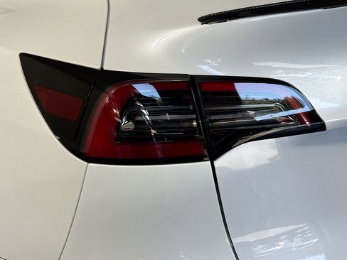 Used 2023 Tesla Model Y Long Range image 35