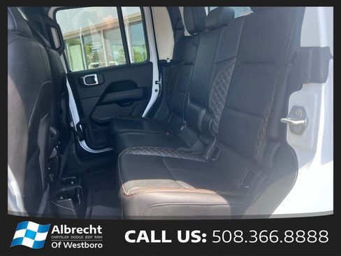 Used 2022 Jeep Gladiator Overland AWD/4WD image 13
