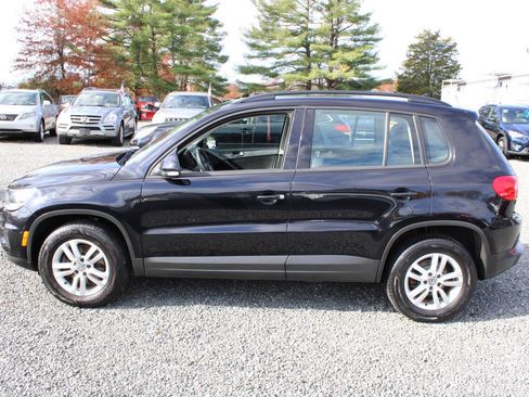 Used 2017 Volkswagen Tiguan S image 10